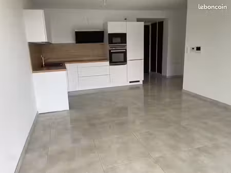 appartement 45m2 rdc terrasse + parking