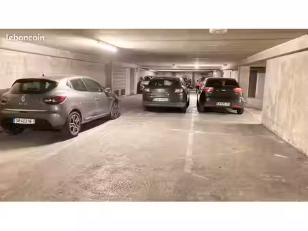 location parking vieux lille