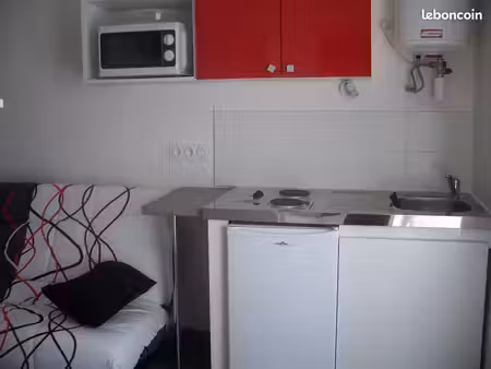 studio tout meublé charges comprises (eau  électricité  chauffage)