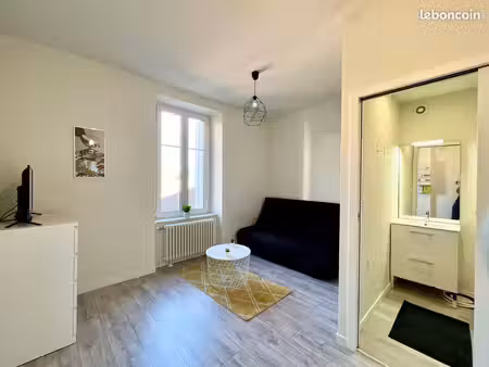 t1 20m2 meuble
