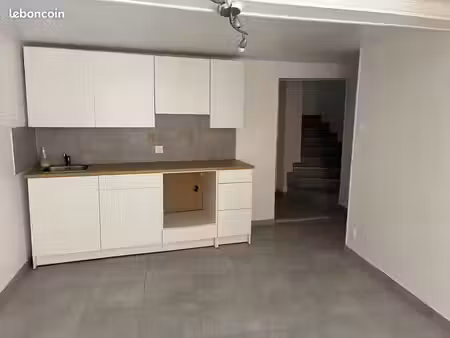 appartement t 2 de 46m² avec sous sol de 23m² à rians