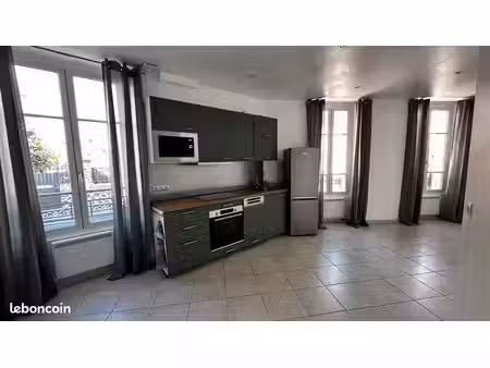 grand studio 28m² à versailles – vide  meublé ou bail étudiant