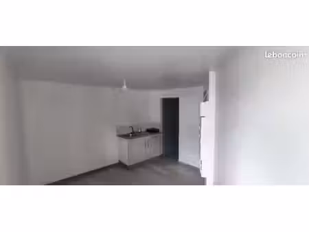 local 12 m² falaise