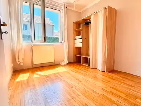 maison familiale de 143m2— calme  jardin sans vis-à-vis — 694 m² piscinable - grand garage