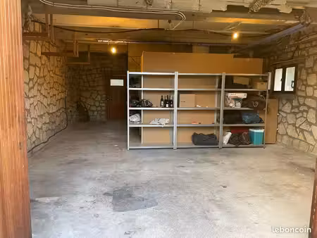 location stockage / parking