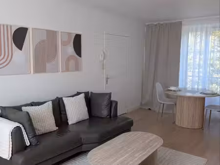 t2 meublé 40 m² - entièrement rénové - dernier étage + parking privatif - l'isle-adam