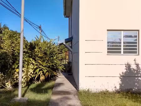 f2 jardin  privatif  200 m plage anse à l’âne