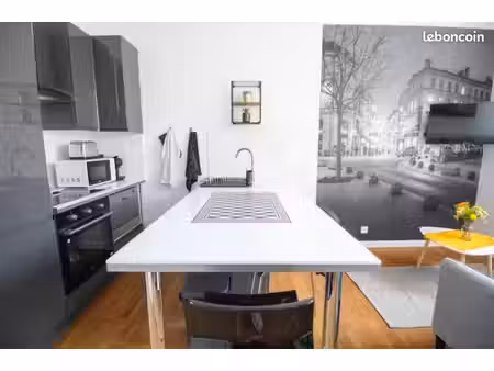 ❤️ coup de cœur – studio meublé en hyper-centre d’angoulême – 550 cc