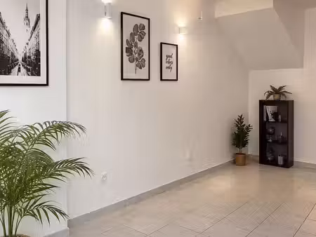 local commercial - en face de la poste