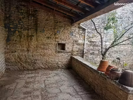 grange 67m² avec cour - centre mansle