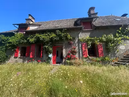 maison traditionnelle cantal
