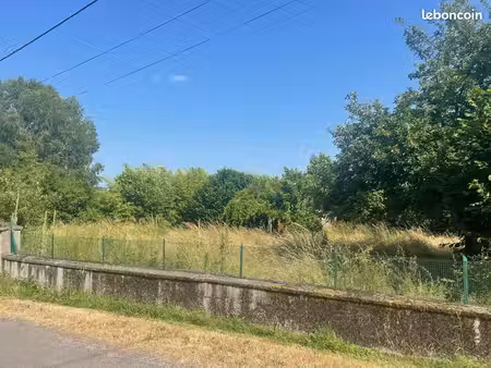 terrain à bâtir de 1005 m² à glenat (15)