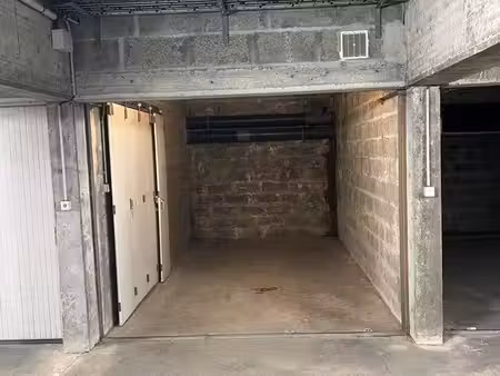 box garage parking