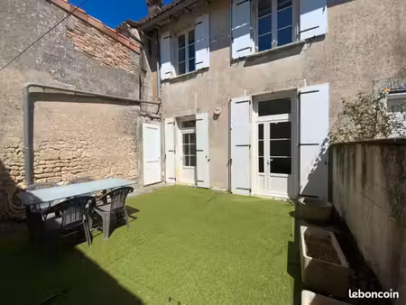 immeuble 5 pièces 93 m²