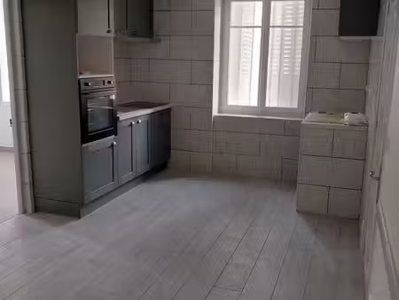 appartement à st hilaire peyroux