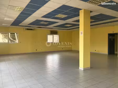 local d'activité 1 008 m²