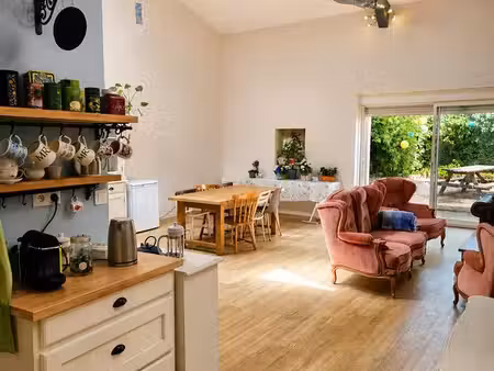 maison de caractère 253 m² – 6 chambres – dpe c – 25 min la rochelle