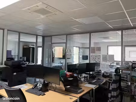 bureau 125 m²
