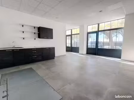 local à louer la rochelle 40 m2 rdc