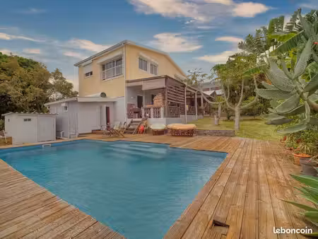 villa 6 pièces 210 m²