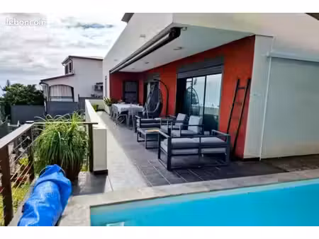 villa 5 pièces 180 m²