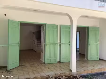 villa 4 pièces 93 m²