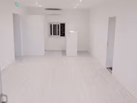 local commercial 135 m2 à louer - centre-ville de la possession