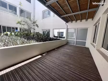bureau 202 m²