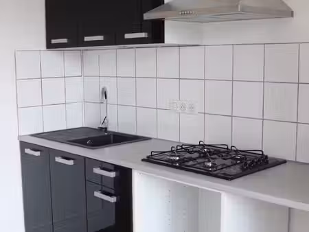t3 de 70m² avec parking et box