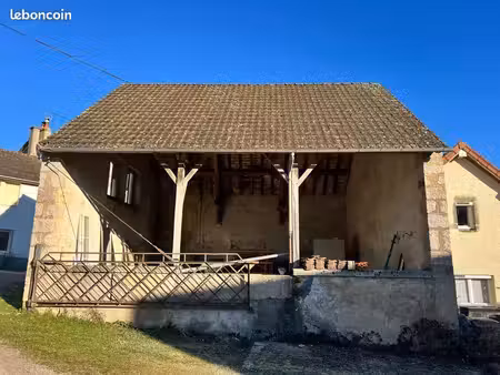ancien lavoir à rénover
