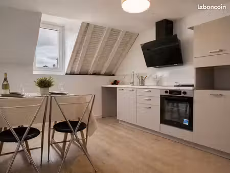 t2 rénové de 41 m² – grande cuisine séparée – hypercentre