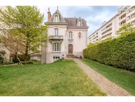 bureaux / local professionnel 82 m² – cours général-de-gaulle