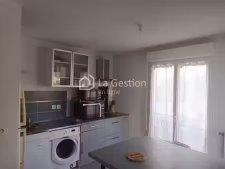 location appartement 2 pièces 47 m² à vaulx-en-velin (69120)  810 €
