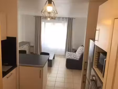 location meublée appartement 2 pièces 39 m² à villeurbanne (69100)  780 €