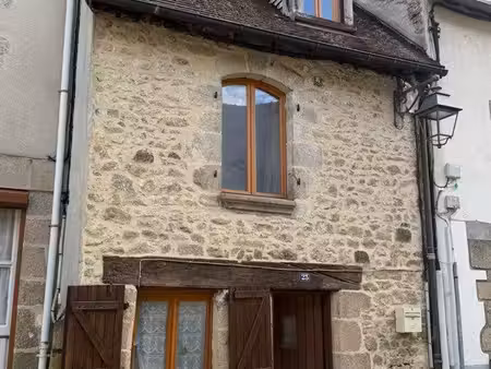 maison de ville en pierres pleine de charme avec extérieur – la souterraine