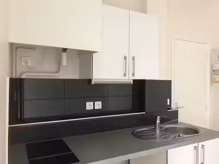 location appartement 2 pièces 26 m² à ivry-sur-seine (94200)  805 €