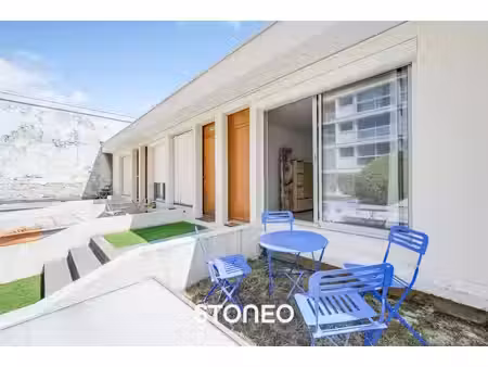 grand studio lumineux avec terrasse de 20 m² au calme – paris 10