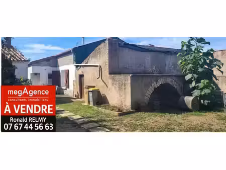 le terrain idéal est ici : 720 m² avec maison à rénover ou à reconstruire à 7 minutes de l