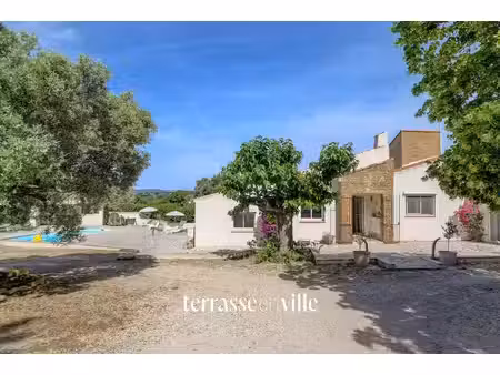 st cyr-sur-mer - villa familiale t5 rénovée - jardin 2100 m2