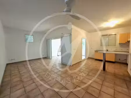 a vendre 225 000€ - appartement 3 pieces de 80m² - baie mahault *