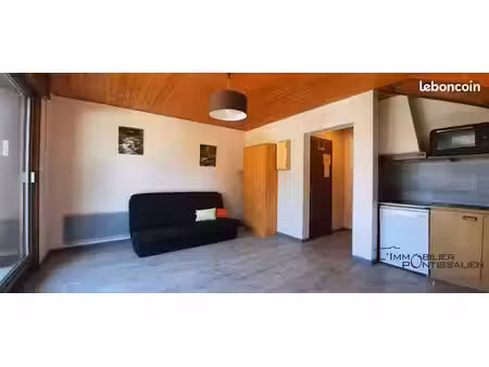 studio 1 pièce 28 m²