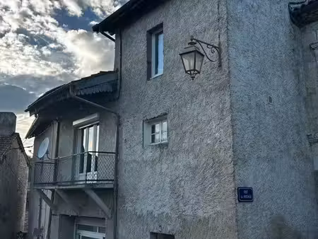 maison 4 pièces – 133 m² – agonac – beaux volumes et balcon