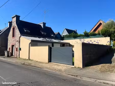 maison à louer entièrement rénover  deux chambres  une salle de bain  cuisine aménagée