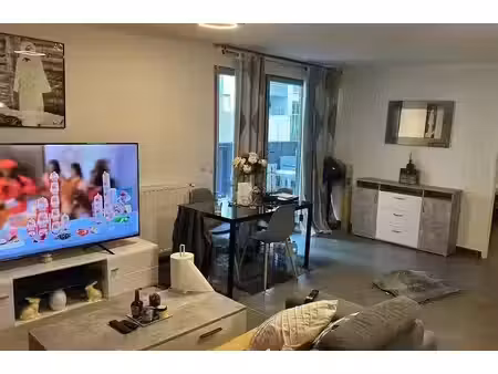 location appartement 3 pièces 65 m² à montpellier (34000)  1 000 €
