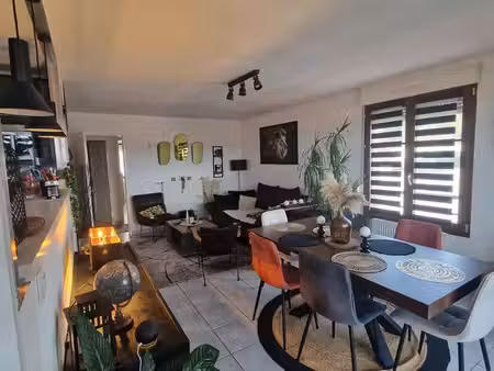 appartement t3 67m² traversant avec terasse de 12m²   garage et cave