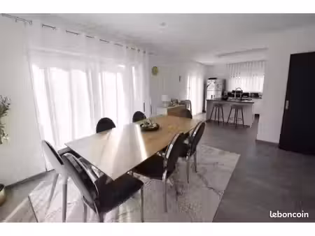 maison 7 pièces 146 m² - grand charmont