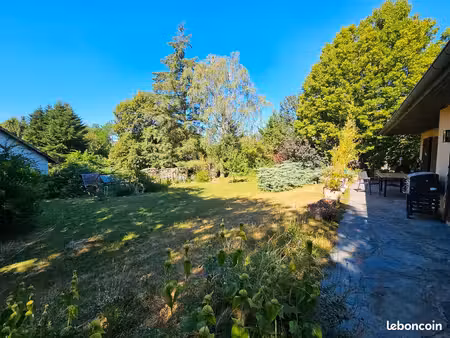 maison 5 pièces 104m2 16 ares cadre verdoyant