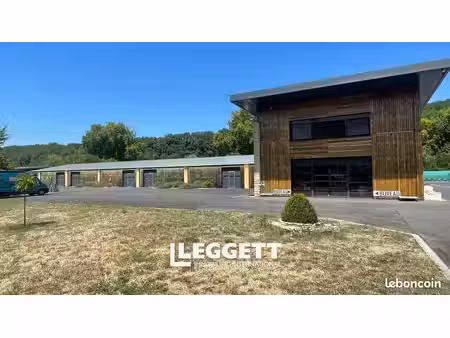 immeuble 5 pièces 1 575 m²