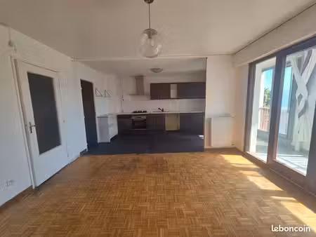 appt t2 (47 m² hab) avec grand balcon