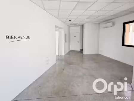 local commercial 185 m²